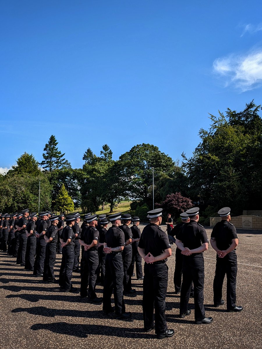 PSOSCollege's tweet image. Some more drill practice for Course 01/25 this week in the beautiful Tulliallan sunshine. ☀️
The new police officers were introduced to the slow march in preparation for their pass out parade in August.
#LifeOfAProbationer