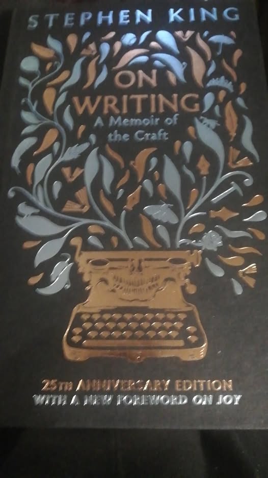 Got this edition today. <a href="/StephenKing/">Stephen King</a> I really love that design.