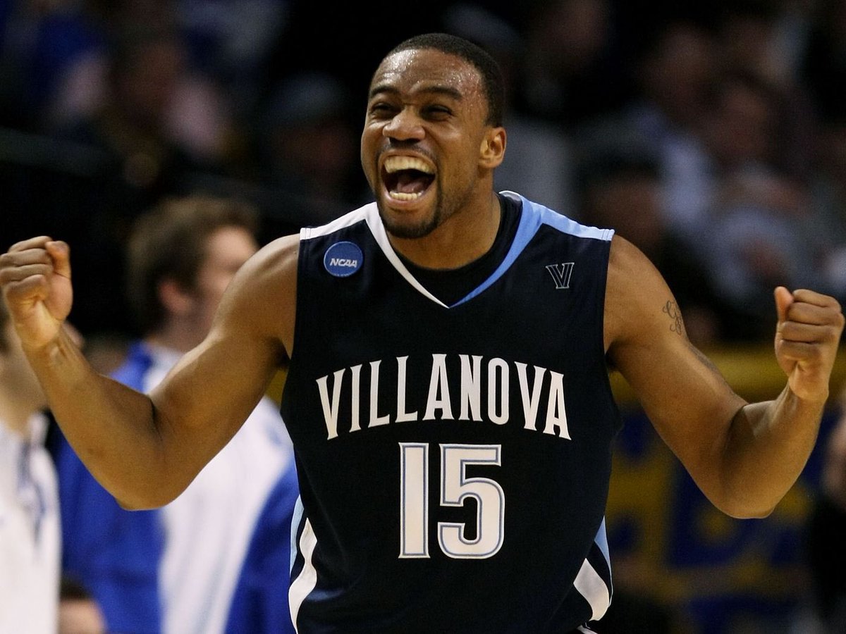 NovaMBB's tweet image. Nova Nation, join us in wishing Happy Birthday to Nova Legend and current @sixers Player Development Coach, Reggie Redding! ✌️🎉