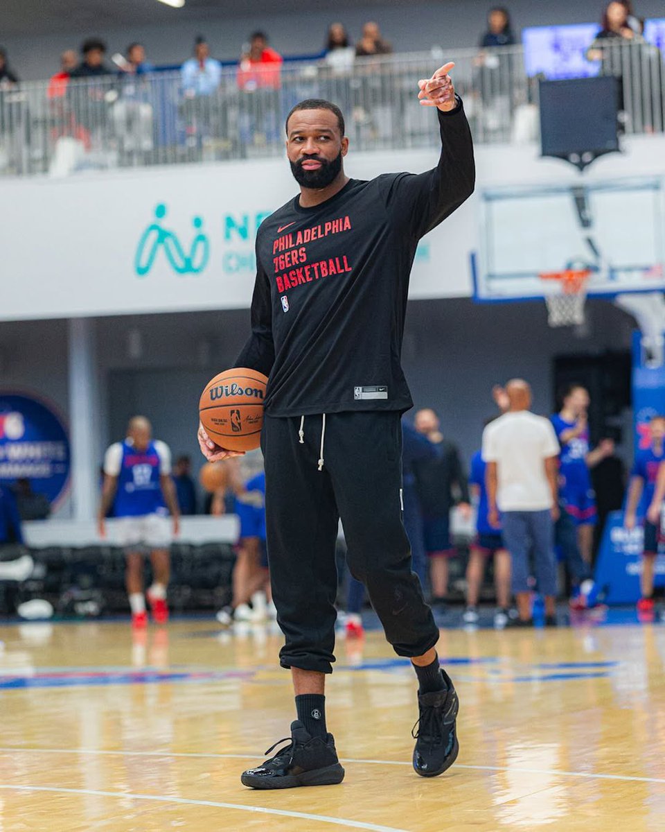 NovaMBB's tweet image. Nova Nation, join us in wishing Happy Birthday to Nova Legend and current @sixers Player Development Coach, Reggie Redding! ✌️🎉