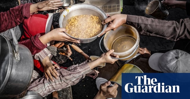 ProfShafic's tweet image. Humanity in East and West, let your voices unite: Using food as a weapon in Gaza is a war crime. Over 100K civilians face starvation under siege. Urgent international and public action is needed. 
غزة من الموت قصفا إلى الموت جوعا.
#UN #HRViolations #FoodAsWeapon #GazaUnderSiege