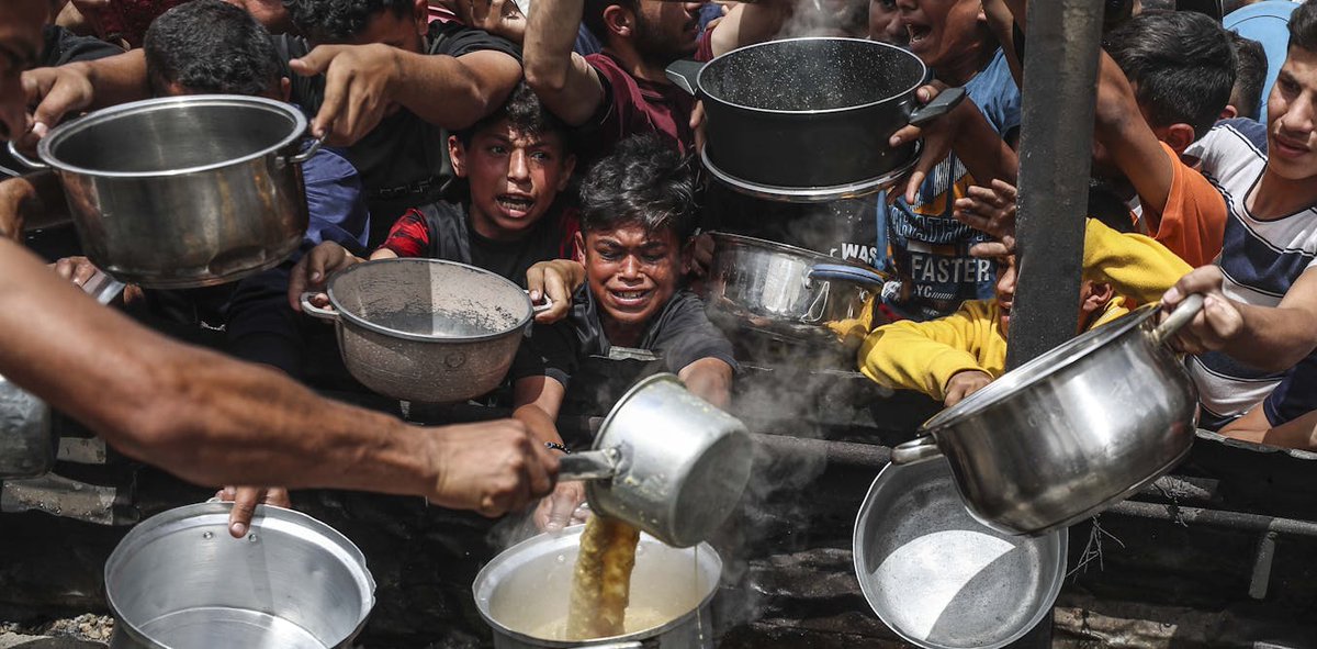 ProfShafic's tweet image. Humanity in East and West, let your voices unite: Using food as a weapon in Gaza is a war crime. Over 100K civilians face starvation under siege. Urgent international and public action is needed. 
غزة من الموت قصفا إلى الموت جوعا.
#UN #HRViolations #FoodAsWeapon #GazaUnderSiege