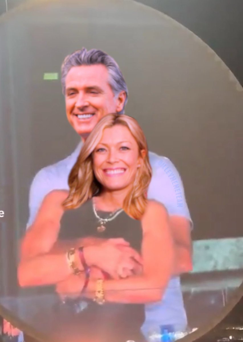 itsreallyleah's tweet image. Ohhhh so that wasn’t @GavinNewsom and his mistress at the Coldplay concert??