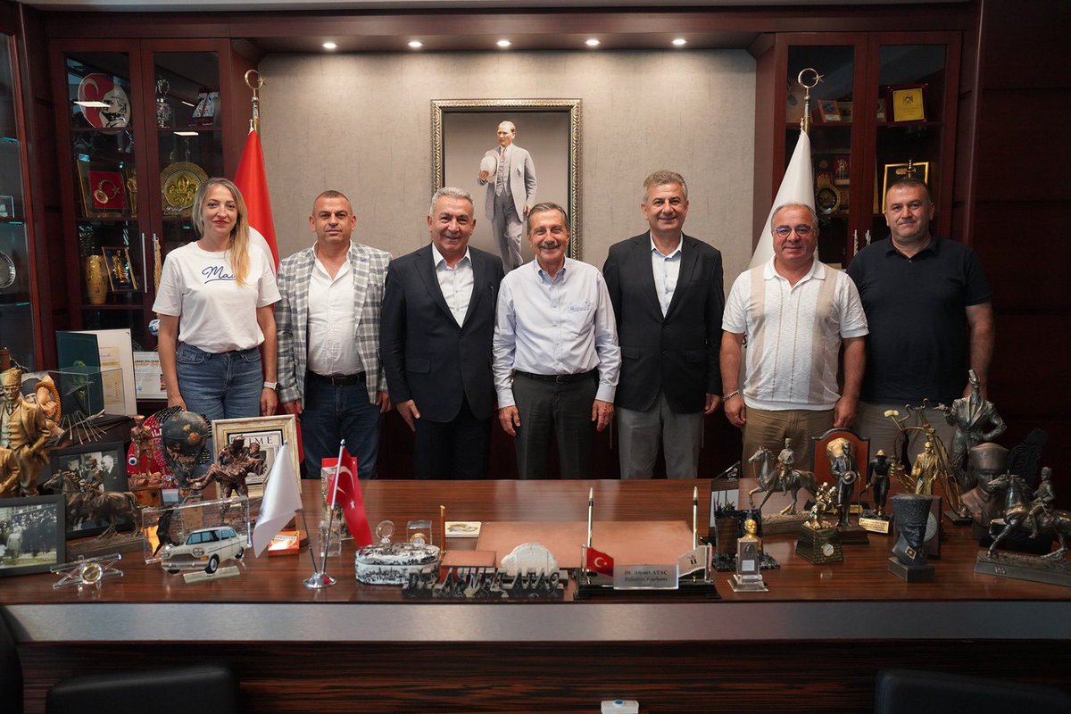 Genel-İş (@disk_genel_is) on Twitter photo Tepebaşı Belediye Başkanı’na Ziyaret
Genel Sekreterimiz Çetin Çalışkan, Mali İşler Daire Başkanımız H. Yaşar Gündoğdu, Eskişehir Şube Başkanımız Coşkun Sakcı, DİSK Eskişehir Bölge Temsilcisi Zeynep Kaya, Tepebaşı Belediye Başkanı Ahmet Ataç’ı ziyaret etti. <a href="/DtAhmetAtac/">Ahmet Ataç</a> Tepebaşı Belediye Başkanı’na Ziyaret
Genel Sekreterimiz Çetin Çalışkan, Mali İşler Daire Başkanımız H. Yaşar Gündoğdu, Eskişehir Şube Başkanımız Coşkun Sakcı, DİSK Eskişehir Bölge Temsilcisi Zeynep Kaya, Tepebaşı Belediye Başkanı Ahmet Ataç’ı ziyaret etti. <a href="/DtAhmetAtac/">Ahmet Ataç</a>