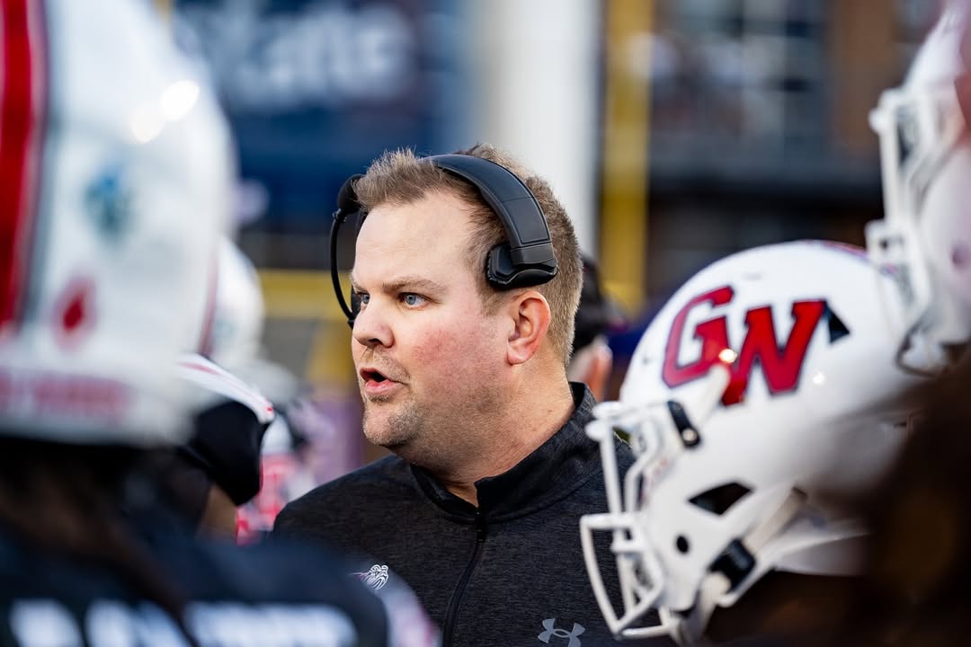 OVCBigSouthFB's tweet image. ๐๐ฎ๐ถ๐๐ฒ๐ป or "๐ฐ๐ผ๐ป๐๐ถ๐ป๐๐ผ๐๐ ๐ถ๐บ๐ฝ๐ฟ๐ผ๐๐ฒ๐บ๐ฒ๐ป๐" is an important part of the @GWUFootball philosophy under @CoachReisert. ๐
#StrongerTogether | #OVCBigSouthFB | #skodawgs