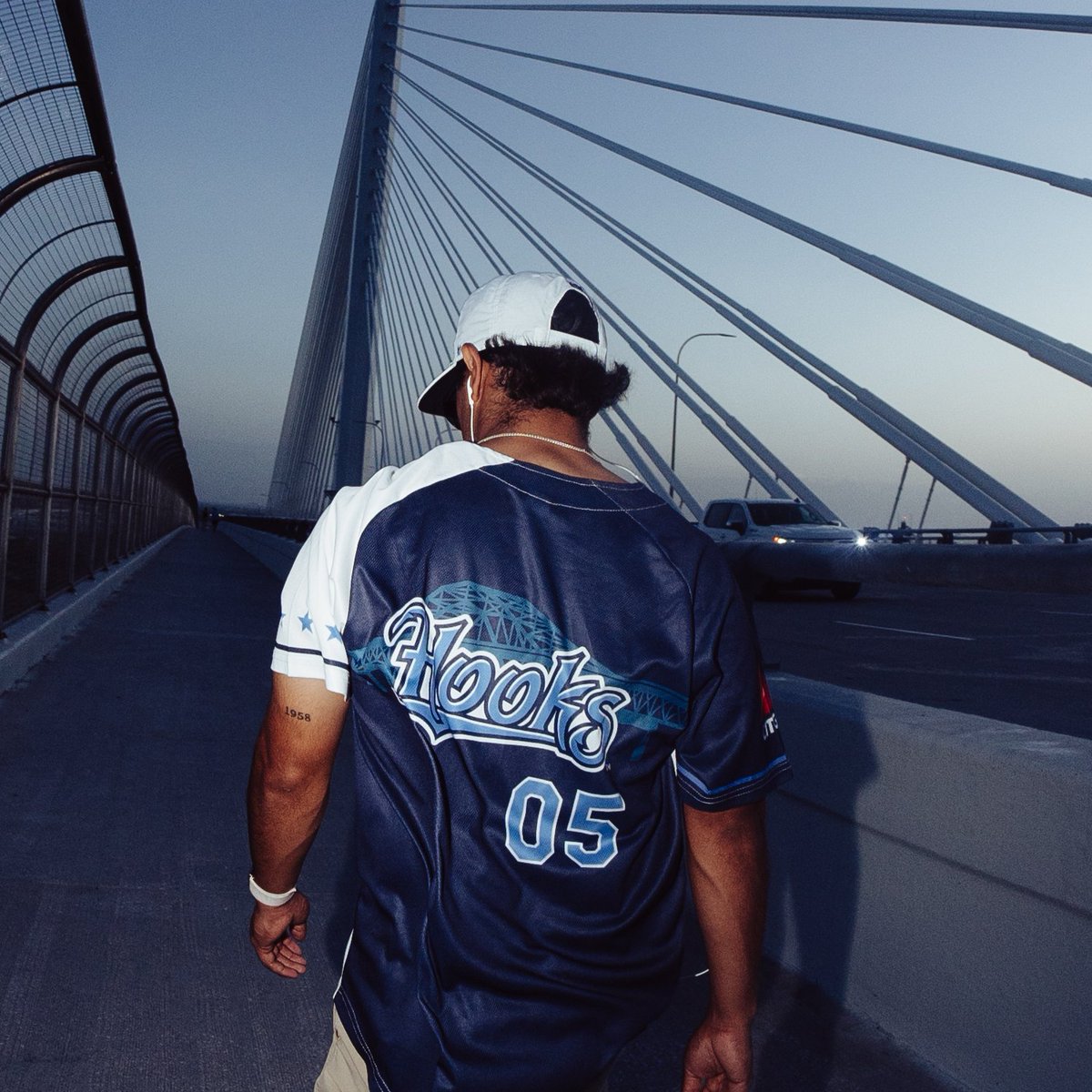 cchooks's tweet image. Tonight, we are rocking the now and then with the Now and Then Jersey!
The first 2,000 fans will receive a Hooks Now and Then jersey presented by CITGO!
Don't miss out: bit.ly/CCSingleGame
