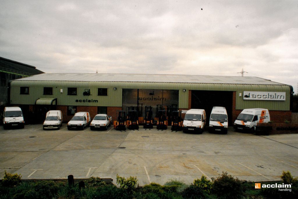 In 1992, our Purfleet HQ expanded with a purpose-built showroom — a milestone in Acclaim’s continued growth and a unique experience vs other dealers.
 
Originally constructed in 1985, the site became the foundation for our national presence.