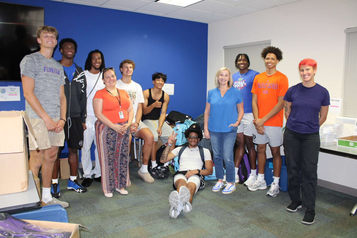 This week, I got the opportunity to help out the Partnership for Strong Families with their Back-to-School Drive. We packed 208 backpacks, blessing students in foster care. Come join us in making a student smile like we are! pfsf.org/donate @FL_Victorious #FVFoundation