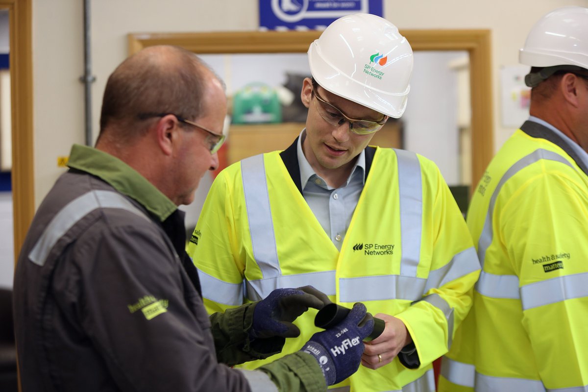 Matthew_Patrick's tweet image. In Hoylake, Scottish Power has a major training centre to help their apprentices go on to have excellent careers.
Steve Rotheram and I recently went to see the training in action and discuss Scottish Power’s role in delivering good jobs and clean energy.
I am proud we have…