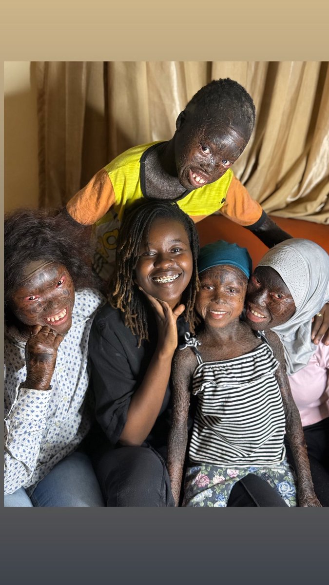 Faire le bien c’est aussi dessiner des sourires sur les visages 💙.
Bon vendredi à tous et n’oubliez pas de semer le bien autour de vous . 
Projet en cours ? L’École de l’Espoir, parce que tous les enfants ont le droit d’aller à l’école 🫶🏾.