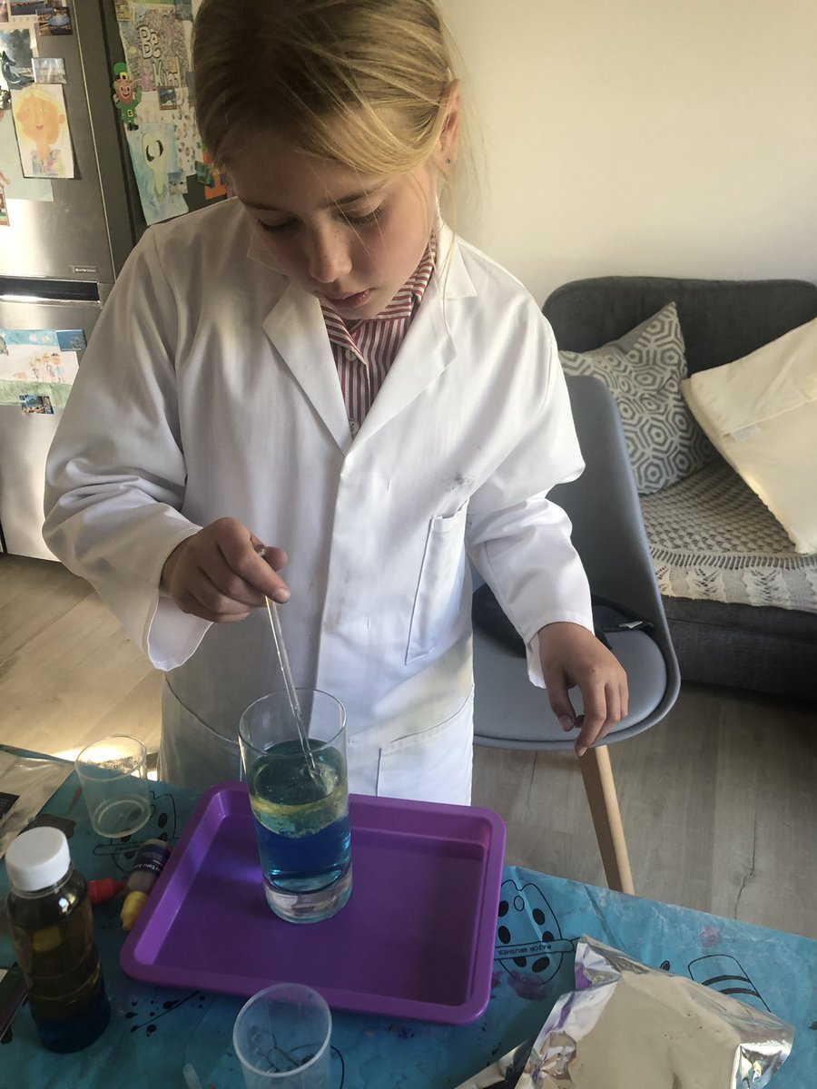 ArchBensonSch's tweet image. 🎉 Thank you to everyone who entered our #ScienceSelfie competition!

We were so impressed with all the creative and enthusiastic entries — well done to everyone who took part!

👏 A big congratulations to our winners: