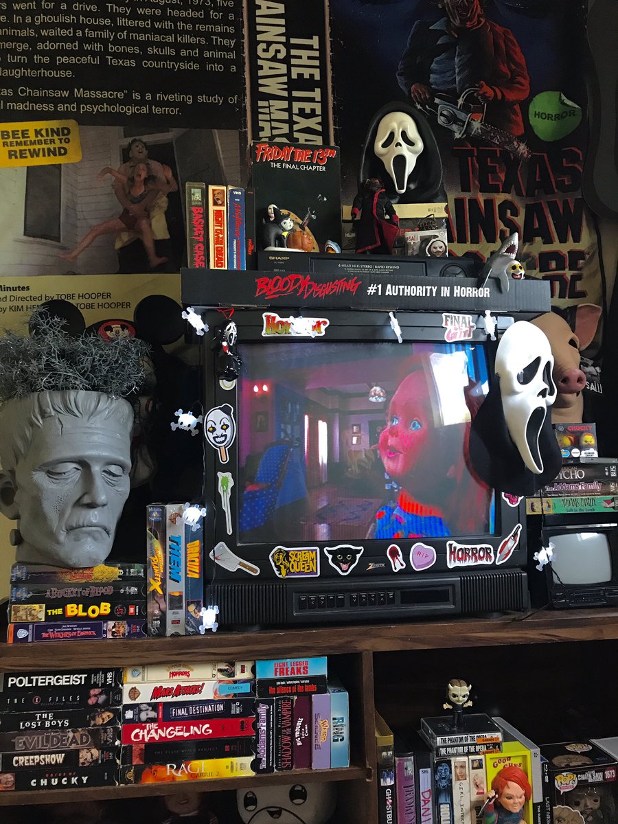 daniihorror's tweet image. happy friday ⊹ ࣪ ˖