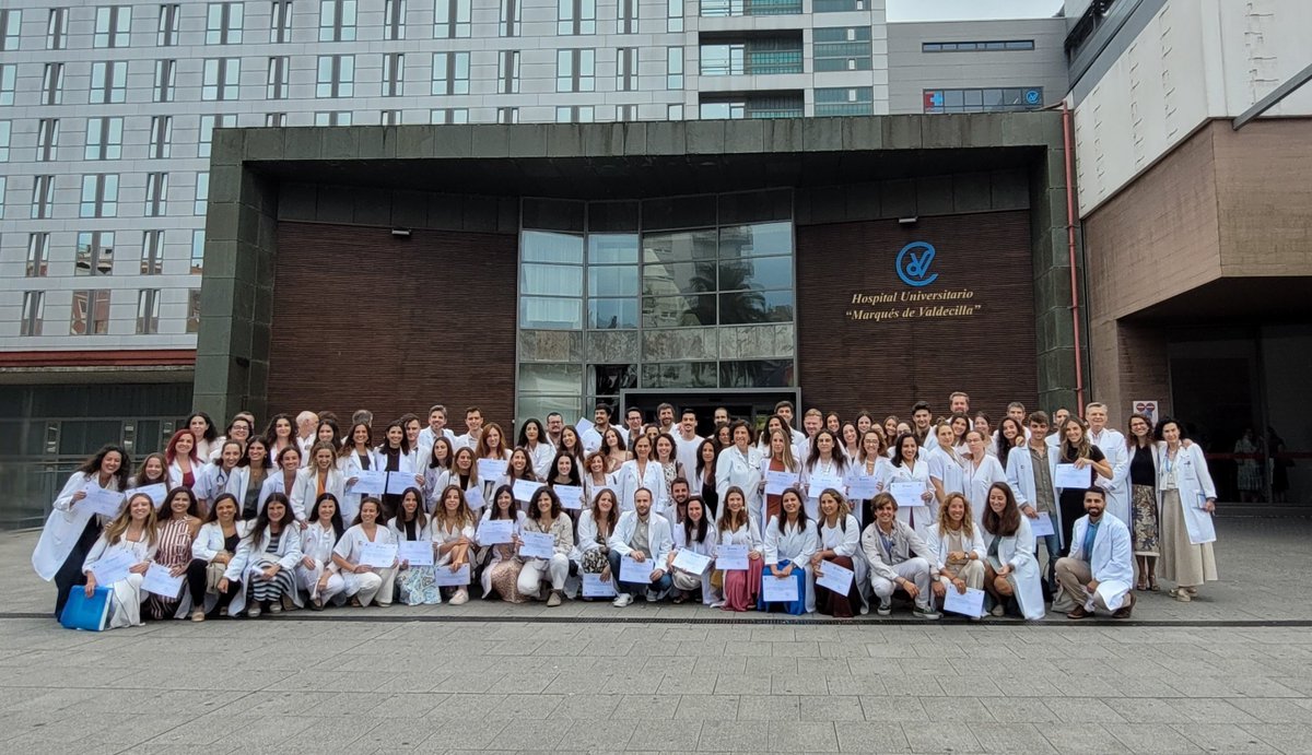 Hospital Universitario Marqués de Valdecilla (@hunivvaldecilla) on Twitter photo 🎓 Hoy hemos despedido con orgullo a la promoción de residentes que en 2025 finaliza su formación en Valdecilla, compuesta por 81 profesionales.
❤️ Han sido años intensos en los que os habéis convertido en grandes especialistas. ¡Enhorabuena!
🔗 humv.es/2025/07/18/val… 🎓 Hoy hemos despedido con orgullo a la promoción de residentes que en 2025 finaliza su formación en Valdecilla, compuesta por 81 profesionales.
❤️ Han sido años intensos en los que os habéis convertido en grandes especialistas. ¡Enhorabuena!
🔗 humv.es/2025/07/18/val…