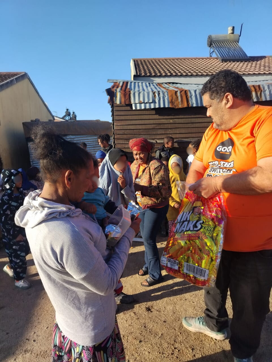 🧡 MANDELA DAY ACTION IN STELLENBOSCH 🧡
Today, GOOD Councillors and activists were on the ground in Stellenbosch, distributing food, interacting with the community and restoring dignity through service.
Mandela Day is not just a moment, it’s a movement.

#MandelaDay2025