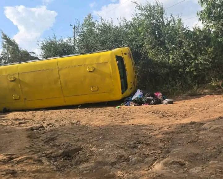 KIBIKU SCHOOL BUS ACCIDENT UPDATES

11 students from Hills Valley Academy have been rushed to Kenswed Hospital with minor injuries.  

The other students were not injured but have also been rushed to the same hospital for a checkup.