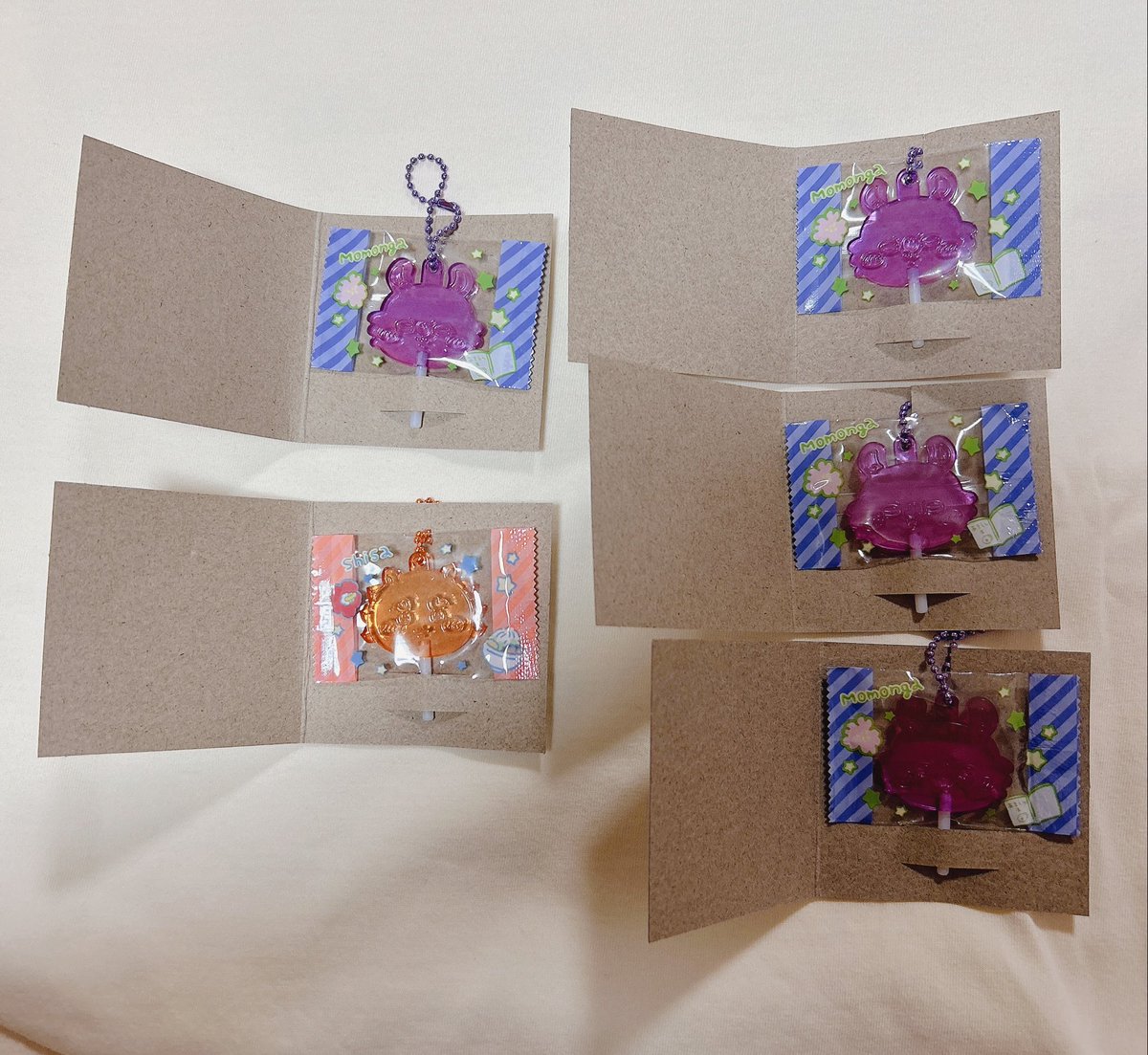 【交換】ちいかわ キャンディチャーム キャンディチャームズ グミ チャーム

【譲】モモンガ、シーサー

【求】ハチワレとちいかわが優先ですが、
うさぎ、くりまんじゅう、ラッコ、古本屋でも交換出来る方を探しています🙇🏻‍♀️

郵送での交換希望です。
お気軽にお声掛けください😌