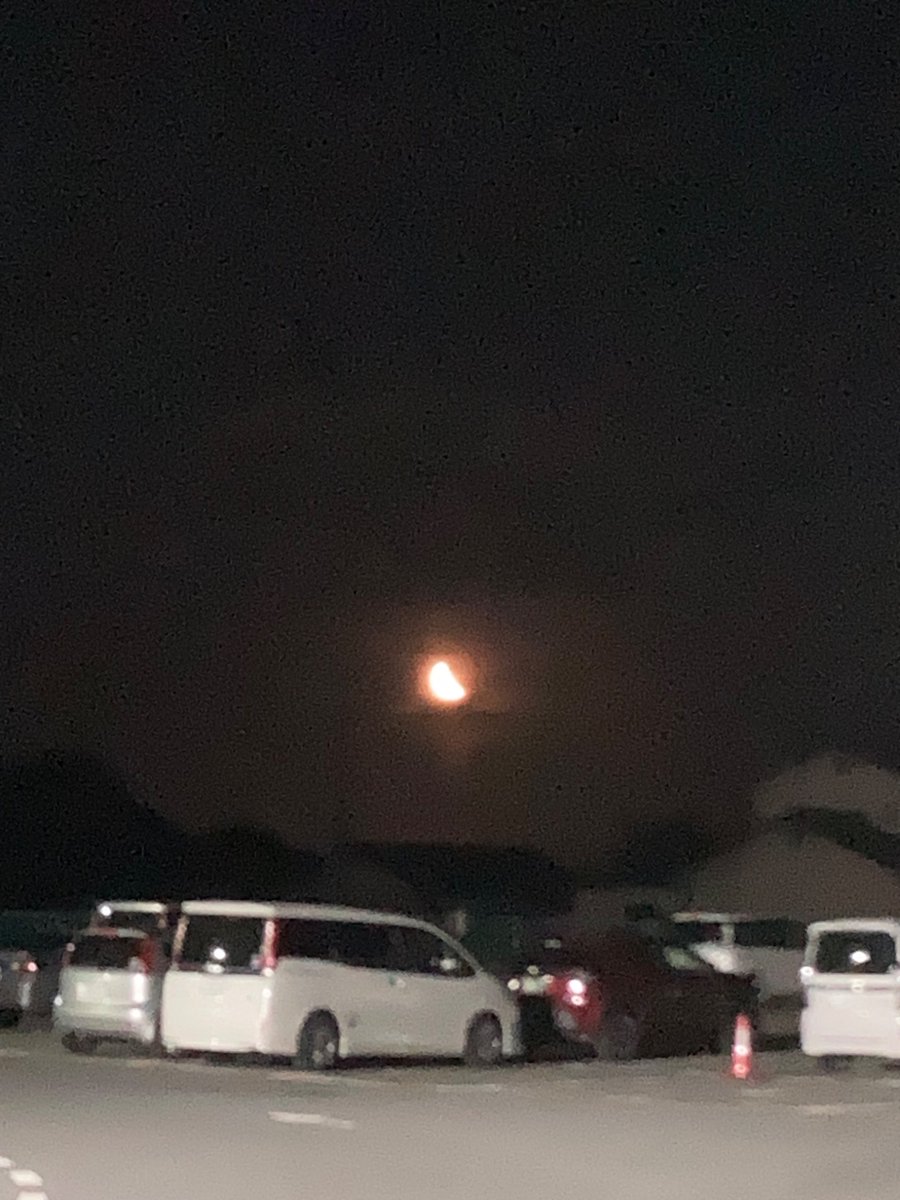 仕事帰りに見た月がとても下の方にあって、大きくてビックリした
(if) the sky that we look upon 
        should tumble and fall
かと思った
エンダーリン、ダーリン♪