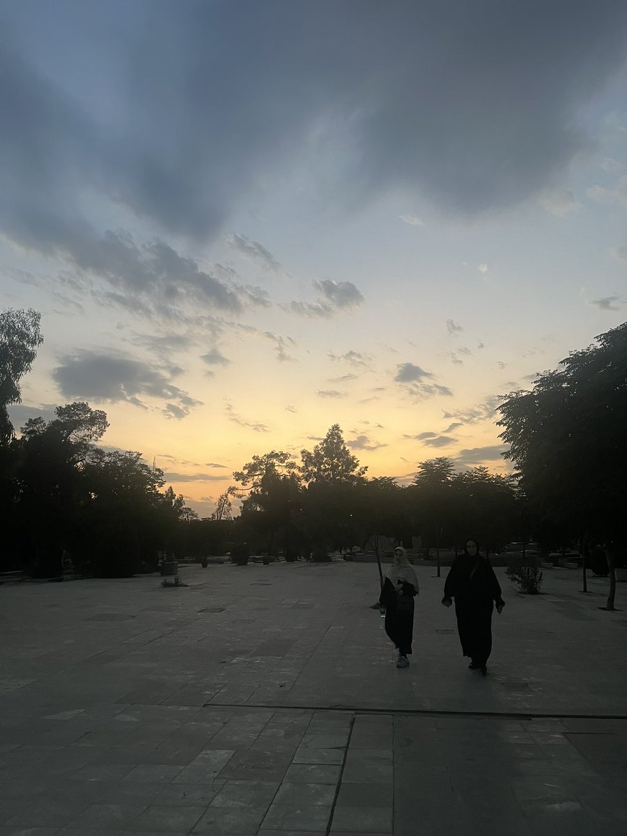 hesamodin1's tweet image. غروب جمعه ابن بابویه
