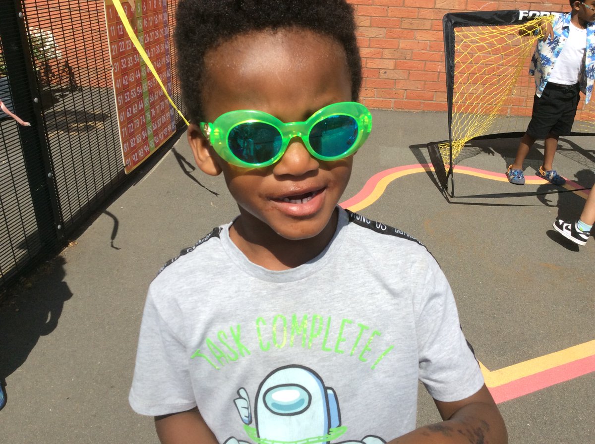 Nursery and Reception have had an amazing week.  On Tuesday we all visited the zoo, even our parents came along and today, we had our fantastic Summer fun day! @merrittsbrook