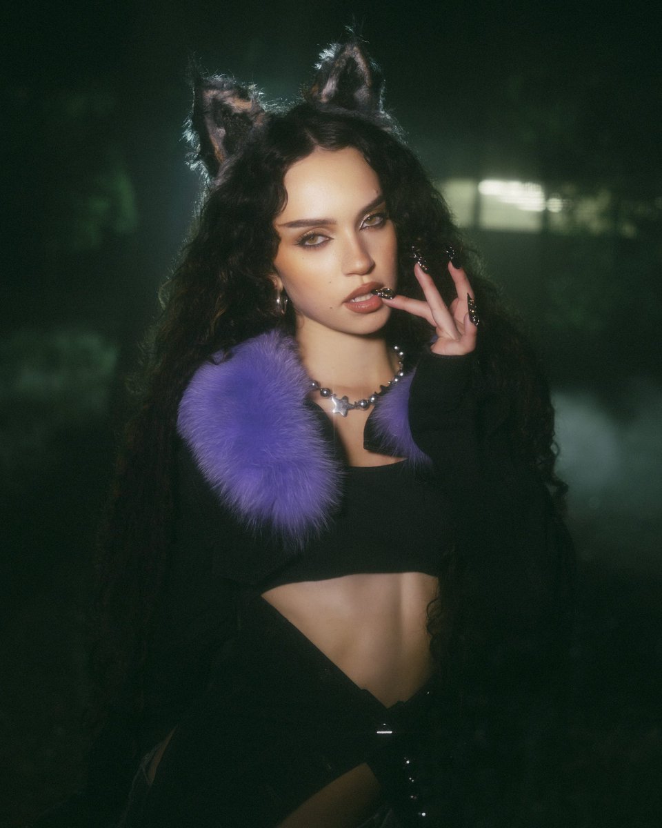 THE WEREWOLF

#KATSEYE #DANIELA