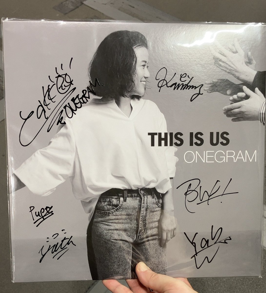 アルバムが良かったのでONEGRAMのLIVEへ。以前から音源はちょこちょこチェックしてたんですが…こんなにLIVEが良いとは思わなかったです(失礼🙏)。お客さんのバイブスも良くて、1stステージ終わってもっと浴びたいと思い、2ndステージは思わず最前へ行ったほどです(隣の人も最高でした)。LPを購入。