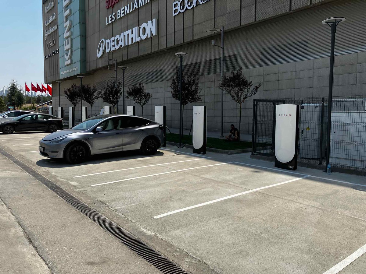 TeslaCharging's tweet image. New Tesla Supercharger: Cankaya Ankara, Türkiye (12 stalls)
tesla.com/en_eu/findus?l…