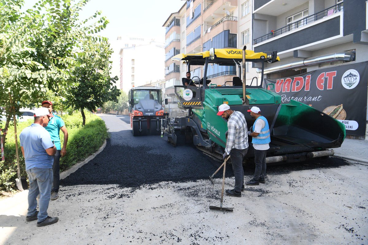 mus_bld's tweet image. 📌 Lale Vadisi Parkında Yenilenen Yolun İlk Etabı Tamamlandı.
Muş Belediyesi Fen İşleri Müdürlüğü ekipleri, Karşıyaka Mahallesi’nde bulunan Lale Vadisi Parkı çevresinde yaklaşık 2 kilometrelik yol yenileme çalışmalarının ilk etabını tamamladı.