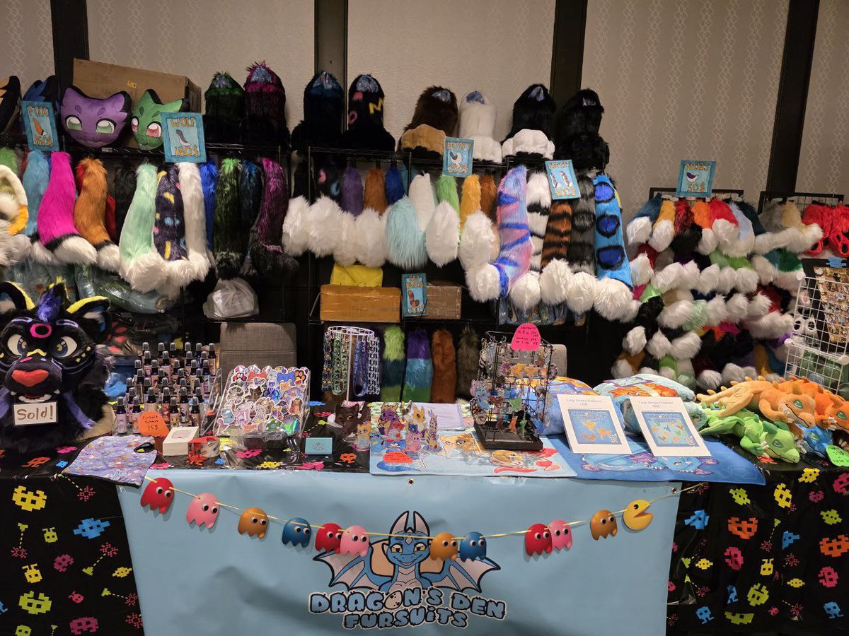 Eelowyn's tweet image. All set up for the first day of @fureh!