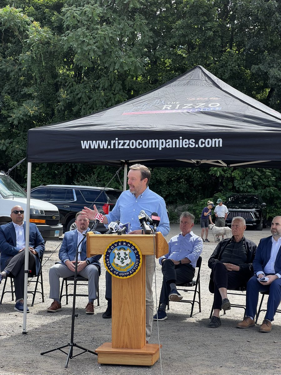 ChrisMurphyCT's tweet image. Thanks to the Bipartisan Infrastructure Bill, Naugatuck is getting a new train station! We broke ground today.