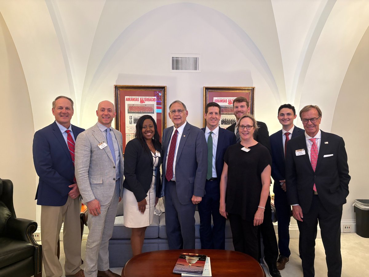 SenateAgGOP's tweet image. America’s farmers produce a safe, abundant and affordable food supply thanks to innovation, technology and research that has improved sustainability. Chairman @JohnBoozman was pleased to meet with @CropLifeAmerica leaders to talk about their shared goal of ensuring producers have…