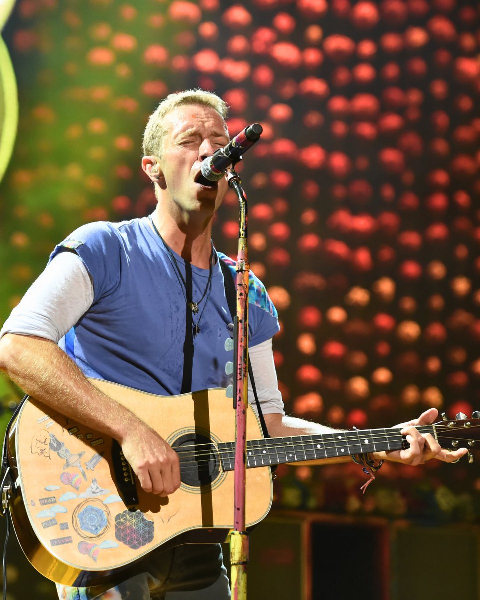 Throwing it back to a simpler time with @Coldplay in 2016. 💘
#IYKYK #FlashbackFriday #Coldplay