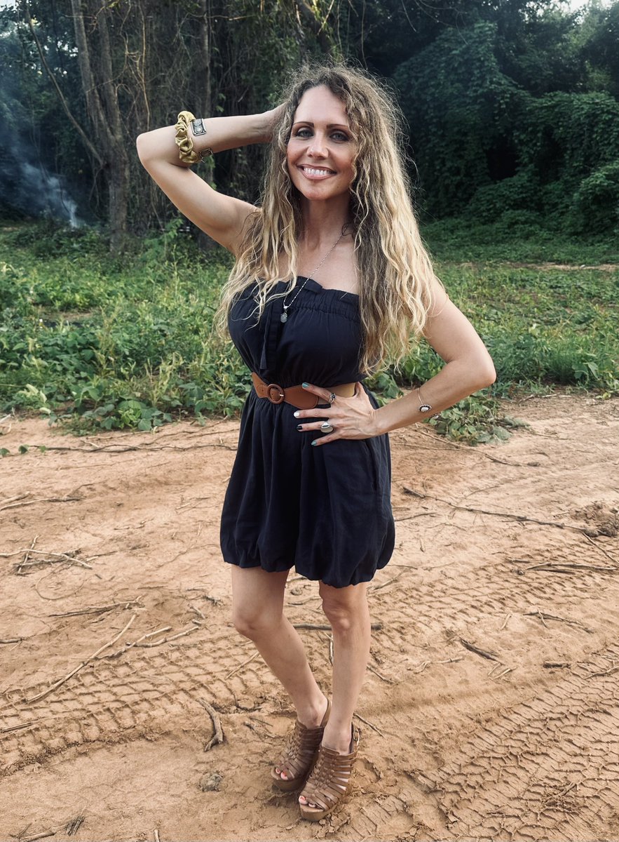 Happy Friday ya’ll have a rockin weekend! Stream my music on all streaming platforms as well as my YouTube channel!