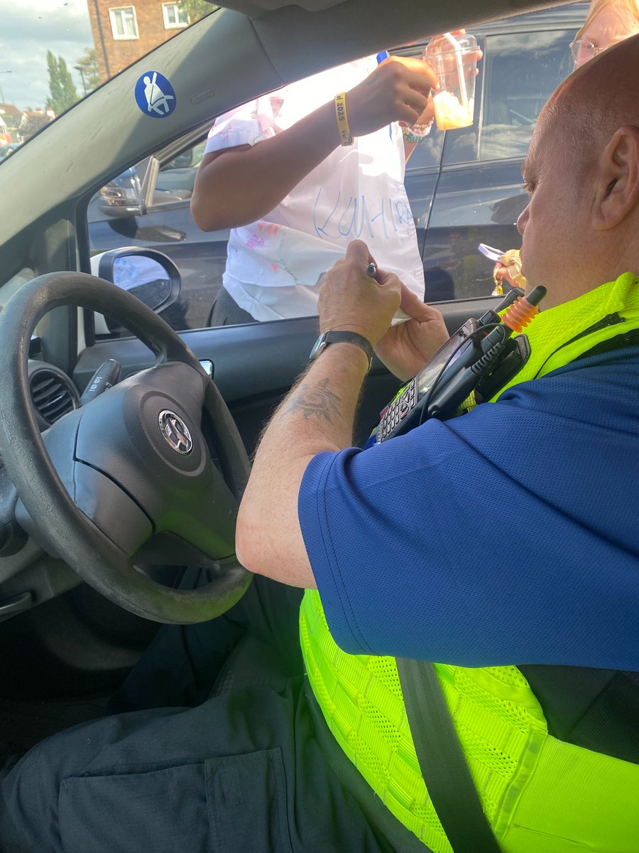 ErdingtonWMP's tweet image. School kids wanting their leaving shirts signed from the Police, Erdington PCSOs gladly obliged.