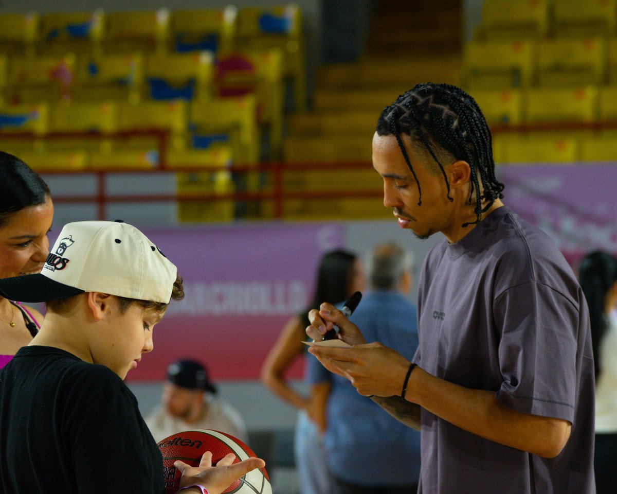 criollosbsn's tweet image. Anoche cerramos la temporada 2025 juntos nuestros fanáticos y auspiciadores, agradeciendo todo el apoyo y renovando nuestro compromiso que hay Criollos para largo 🏀

#criollos #caguas #lapresion #somoslapresion #vienecriolloviene #2025 #00725