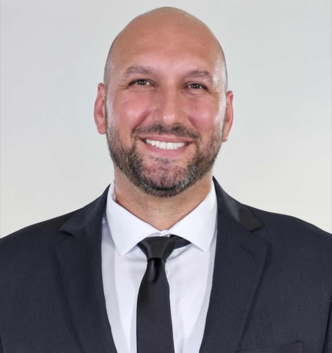Parsa_Nemati's tweet image. Former @BrownU_MTennis head coach Alex Kasarov is the new @NDMensTennis assistant coach/recruiting coordinator. Previously served as associate head coach at his alma mater @BadgerMTennis & head coach of @MonmouthMTennis where he earned earned MAAC Coach of the Year honors twice.