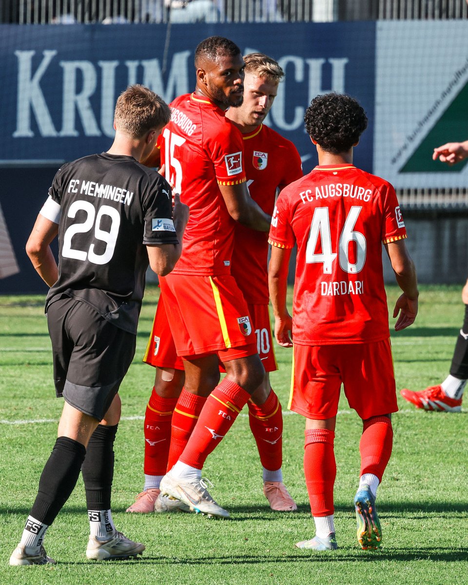 FCAugsburg's tweet photo. Hämmerle nur per Foul zu stoppen - Arne #Maier bleibt eiskalt vom Punkt und baut die Führung aus. ✊
54‘ | 1:4 | #FCMFCA https://t.co/PUVnNFK3Kk