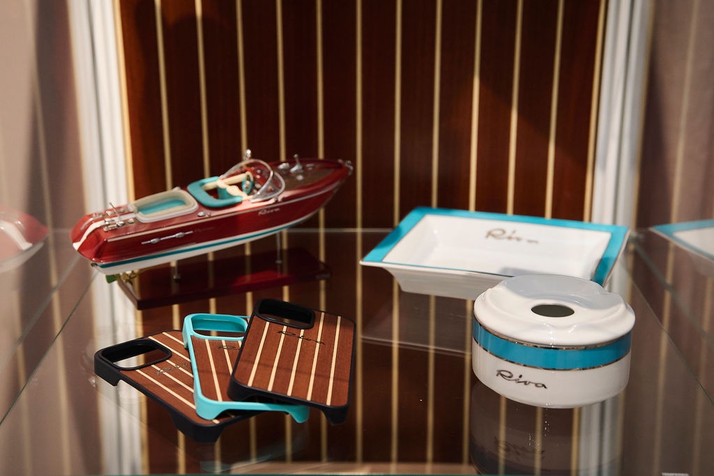 ☀️ Summer is calling… and Riva answers in style.
Step into the world of Riva at our exclusive Riva Shop — where timeless elegance meets sun-drenched adventure.⁠

👉 Order now online: venturaeurope.com/rivaboutique/