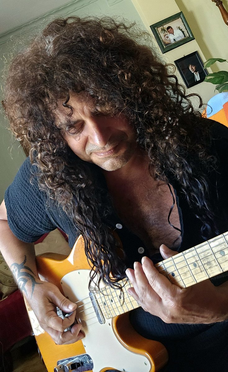 May you all have a great day 
🎵🎶🎸