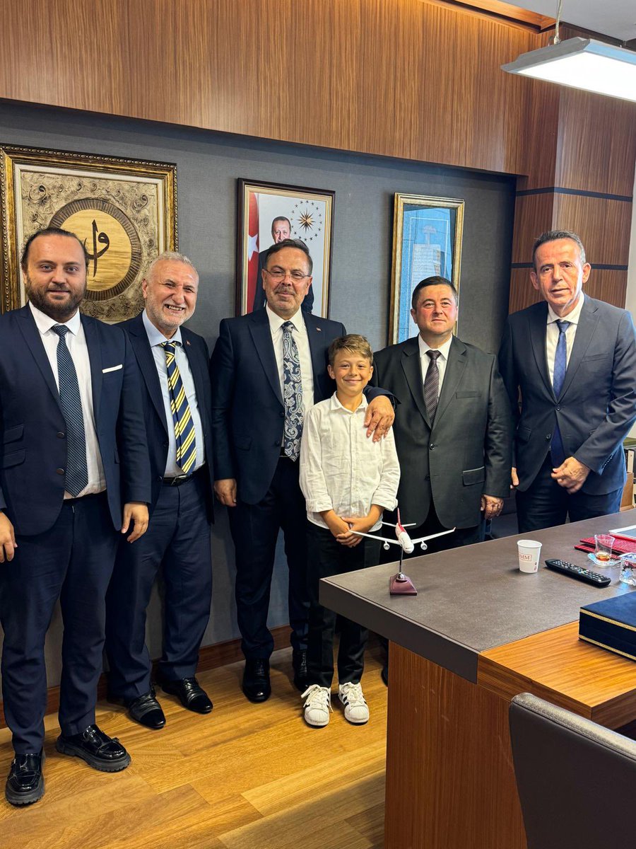 Recep Varol (@recepvarol73) on Twitter photo TBMM Meclis İdare Amiri Sn. Hasan Turan ve İstanbul Milletvekili Sn. Halis Dalkılıç’ı ziyaret ettik.
Nezaket dolu misafirperverliklerine teşekkür ediyorum.
<a href="/Akparti/">AK Parti</a> <a href="/hasanturantr/">Hasan Turan 🇹🇷🇵🇸</a> <a href="/halisdalkilic/">HALİS DALKILIÇ🇹🇷</a> <a href="/dunbalfed/">DÜNYA BALKAN.DER.FED 🇹🇷</a> <a href="/btv1986_/">Balkanlar ve Türk Dünyası Vakfı</a> TBMM Meclis İdare Amiri Sn. Hasan Turan ve İstanbul Milletvekili Sn. Halis Dalkılıç’ı ziyaret ettik.
Nezaket dolu misafirperverliklerine teşekkür ediyorum.
<a href="/Akparti/">AK Parti</a> <a href="/hasanturantr/">Hasan Turan 🇹🇷🇵🇸</a> <a href="/halisdalkilic/">HALİS DALKILIÇ🇹🇷</a> <a href="/dunbalfed/">DÜNYA BALKAN.DER.FED 🇹🇷</a> <a href="/btv1986_/">Balkanlar ve Türk Dünyası Vakfı</a>