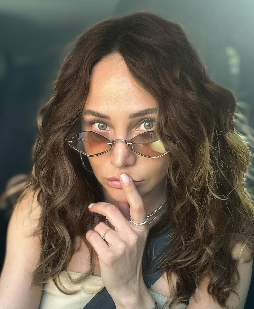 leman hocam için şöyle yeni bir imaj denesek ne güzel olur