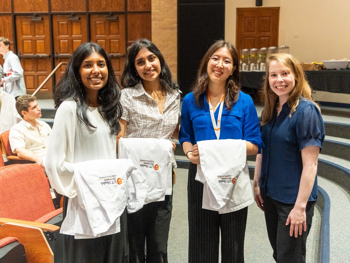 TheLongSOM's tweet image. It's the start of an incredible journey for the class of 2029. With white coats in hand, this group of incoming medical students is getting ready to make their mark in medicine.
#UTSanAntonioWhiteCoat #FutureHealthLeaders