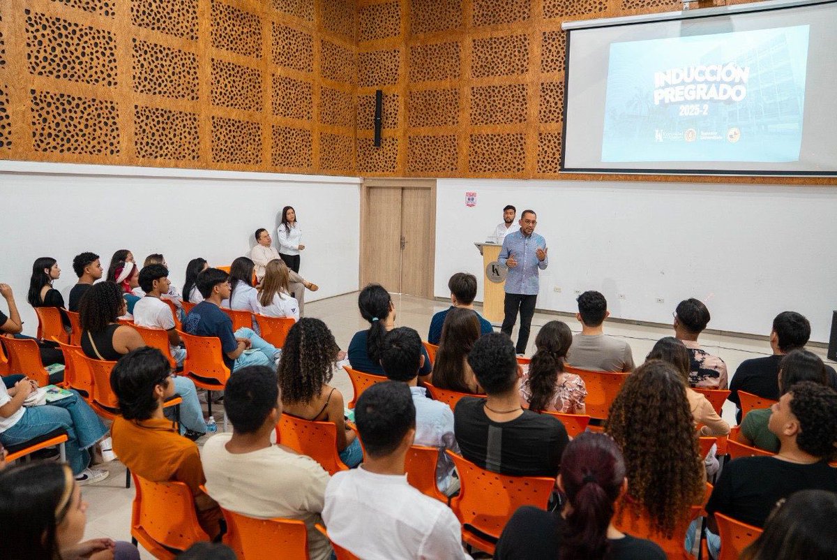 danilohernandez's tweet photo. Le dimos la bienvenida a la segunda cohorte de estudiantes de Medicina. Jóvenes de llenos de sueños, que con disciplina y esfuerzo lograron ingresar a la @udeatlantico. Ellos y sus familias ven en la educación pública la oportunidad real para transformar su futuro. https://t.co/wEbKv0G19Q