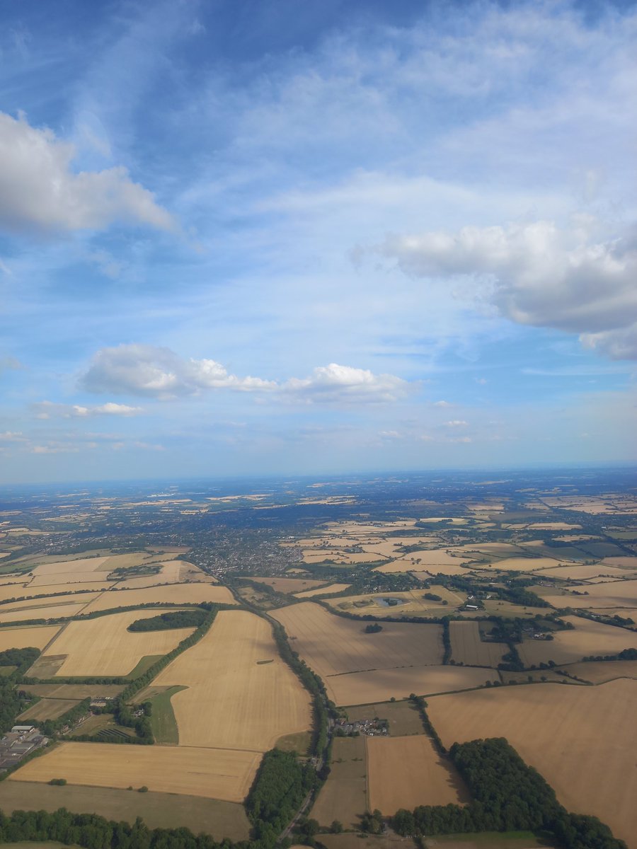 EastonMajor's tweet image. FINALLY holiday time has arrived.... I don't think I've ever needed a break more than I do right now ✈ ✈ ✈ #familyholiday 🙏🏾🙏🏾