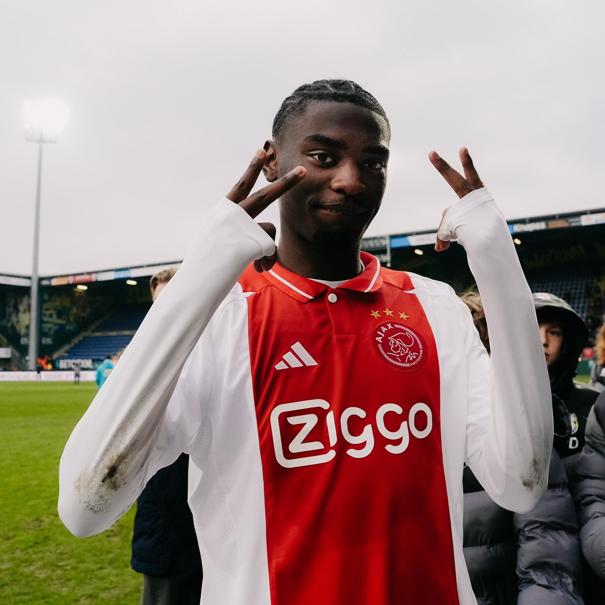 AjaxMiVida's tweet image. 2009
2008
2008
2006

🤞💫💫💫

#Ajax #Ouazane #Mokio #Steur #Bounida