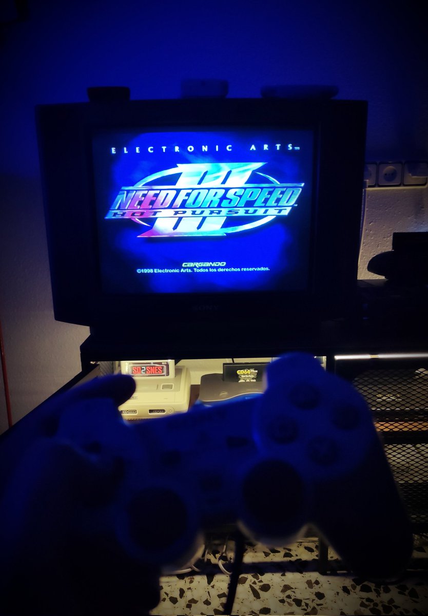 RetroBits8's tweet image. Esas noches de verano jugando a esto con los amigos. Need for Speed III Hot Pursuit!! Evolución de esta magnífica saga arcade con los superdeportivos de los 90s 😍
#retrogames #PS1