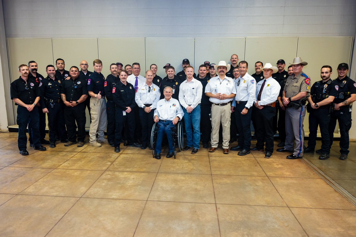 GovAbbottPress's tweet image. To all our first responders—THANK YOU.
Your hard work has been critical to help Texans throughout this flood disaster.
The State of Texas is providing a variety of resources to support our first responders, including mental health services.
More here: bit.ly/3GFpJMD