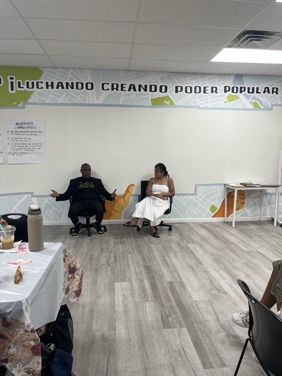 MaketheRoadNJ's tweet image. Thank you @rasjbaraka for joining us for @maketheroadnj’s quarterly staff retreat 6 months into the Trump administration & 6 months out from a new governor.
Your leadership reminds us what’s possible when we organize & build a New Jersey that works for ALL.