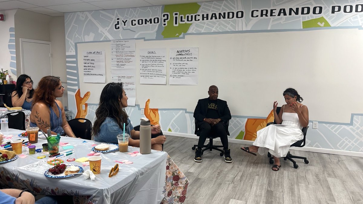 MaketheRoadNJ's tweet image. Thank you @rasjbaraka for joining us for @maketheroadnj’s quarterly staff retreat 6 months into the Trump administration & 6 months out from a new governor.
Your leadership reminds us what’s possible when we organize & build a New Jersey that works for ALL.