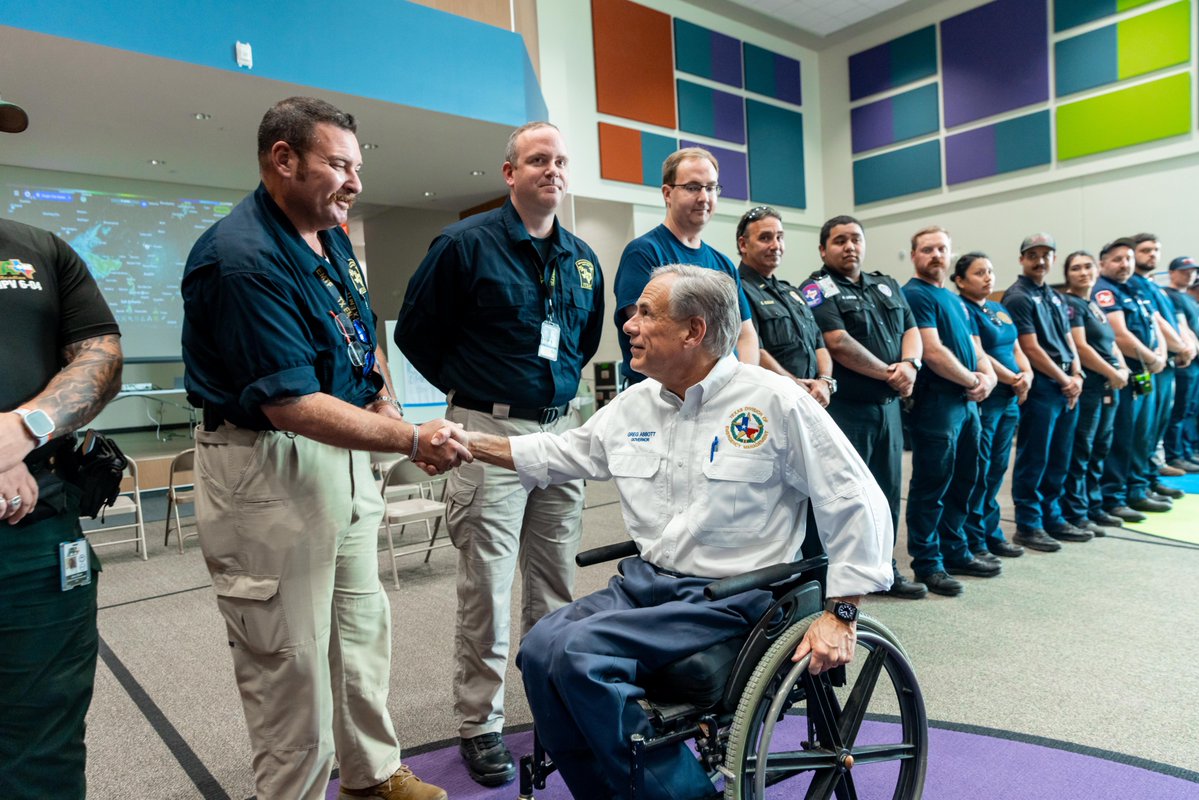 GovAbbottPress's tweet image. To all our first responders—THANK YOU.
Your hard work has been critical to help Texans throughout this flood disaster.
The State of Texas is providing a variety of resources to support our first responders, including mental health services.
More here: bit.ly/3GFpJMD