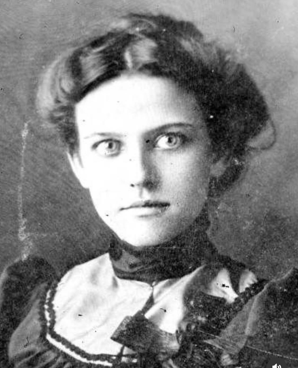 Mod2Severe's tweet image. Did you know that ChatGPT4 does photo restoration?
Just paste your pic and say "Fix this and clean it up".
@uberboyo
"Woman from Georgia USA in the 19th Century, Frances Virginia Harris"